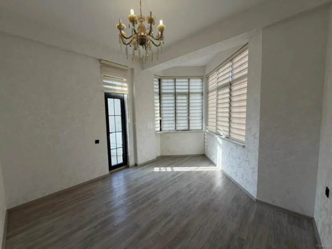Satılır 3 otaqlı mənzil 82.2 m²