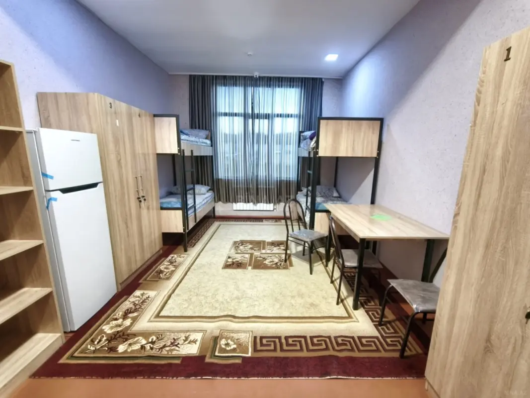 Kirayə verilir 4 otaqlı mənzil 200 m²