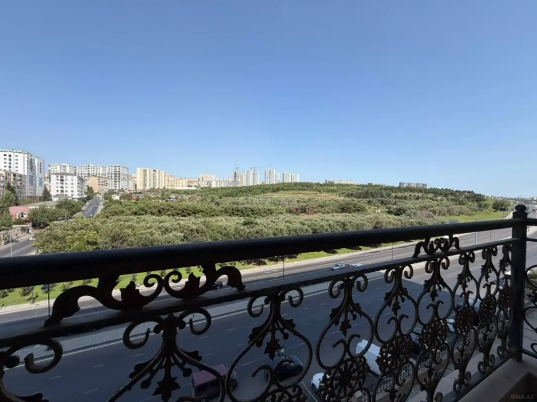 Satılır 3 otaqlı mənzil 140 m²