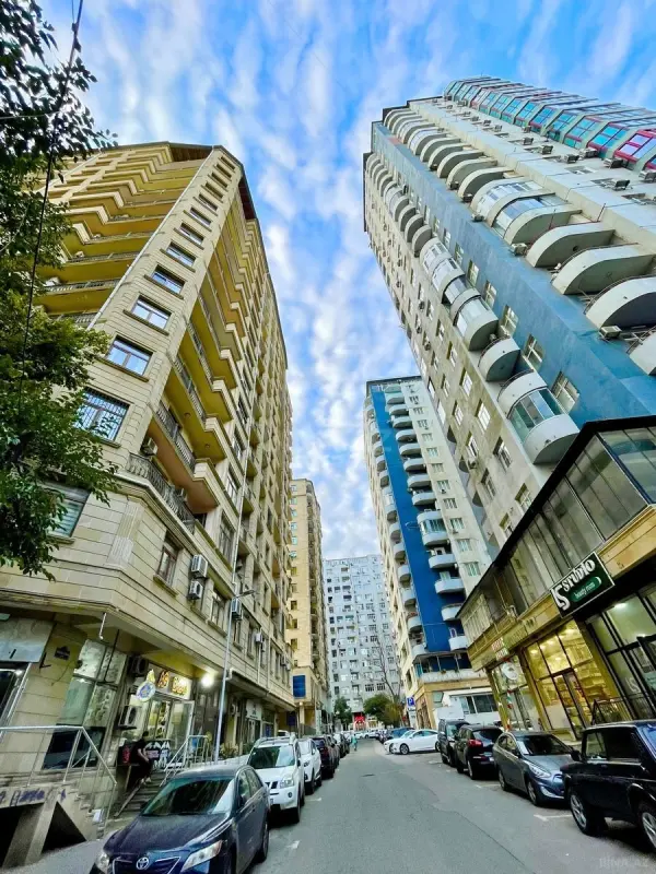 Kirayə verilir 2 otaqlı mənzil 76 m²