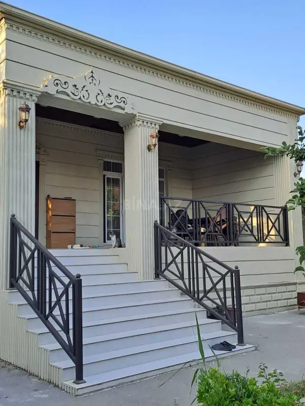 Satılır 4 otaqlı həyət evi 220 m²