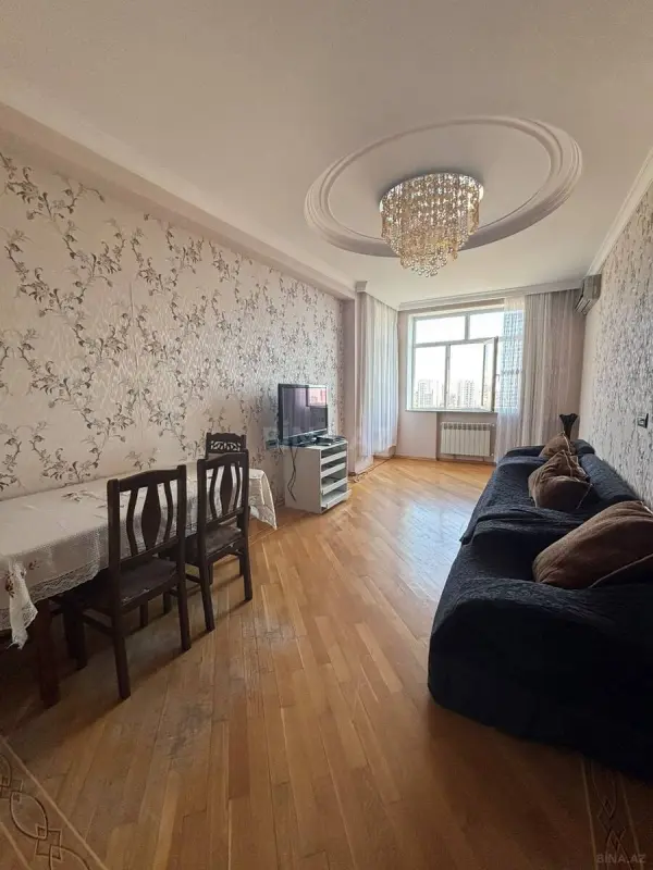Satılır 3 otaqlı mənzil 107 m²