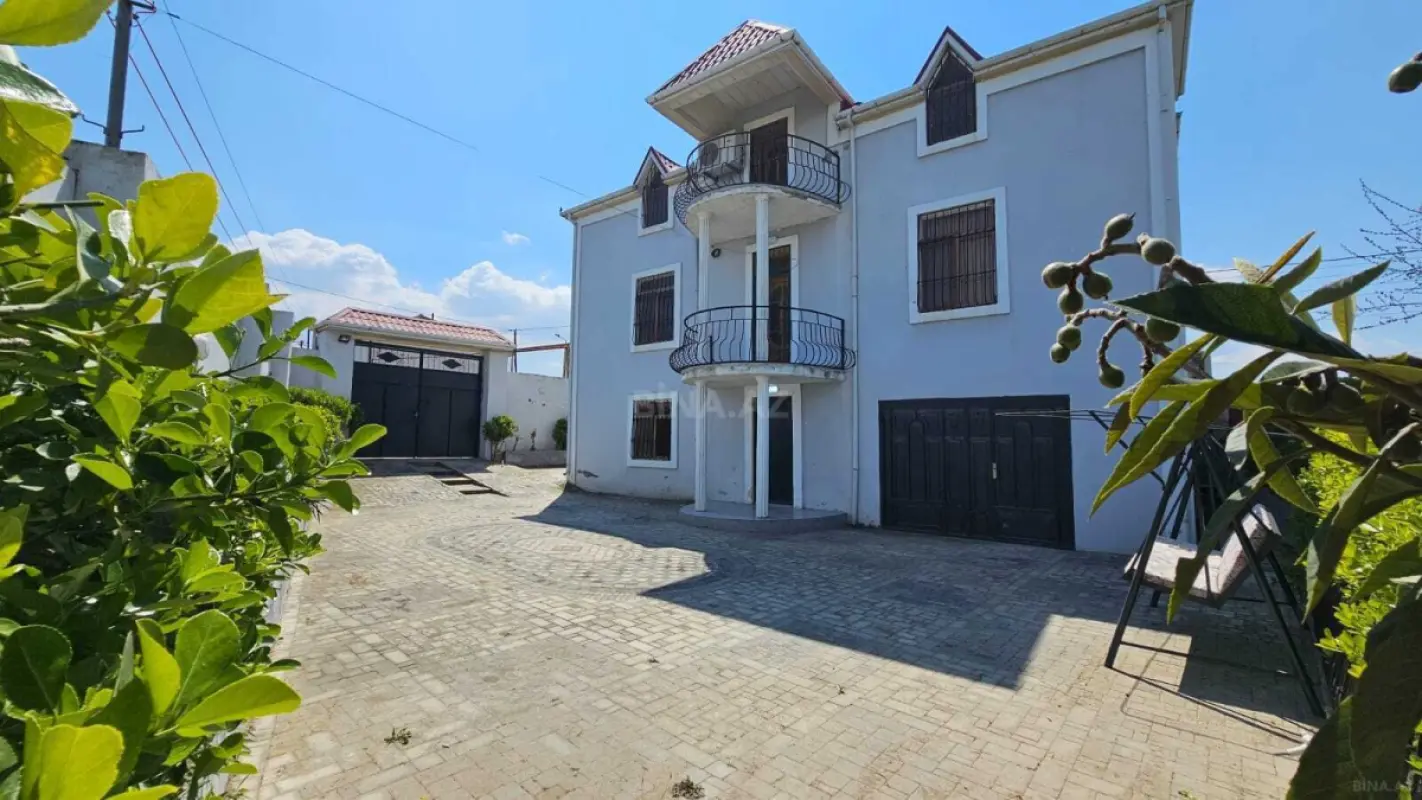 Kirayə verilir 4 otaqlı həyət evi 200 m²