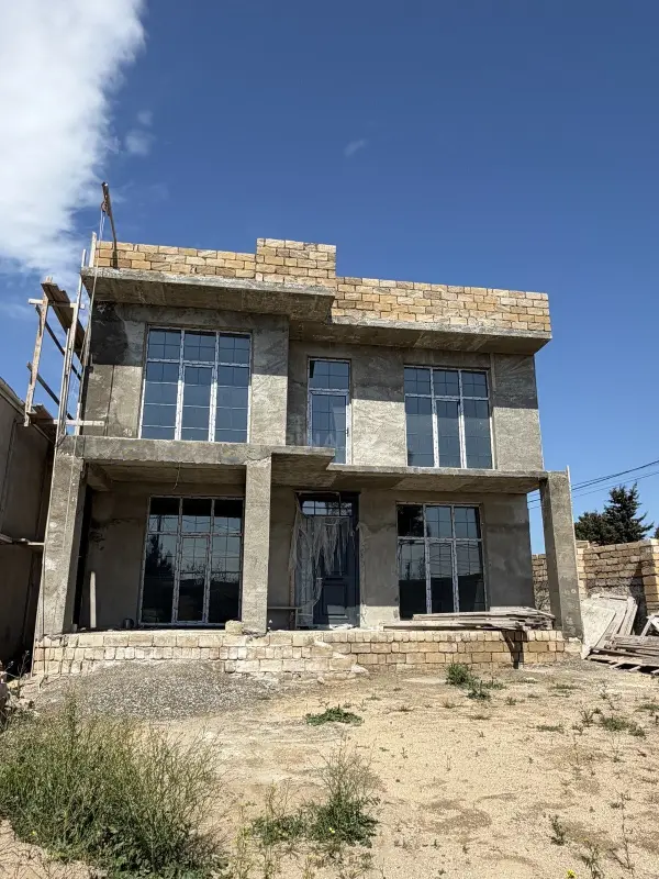 Satılır 6 otaqlı həyət evi 180 m²
