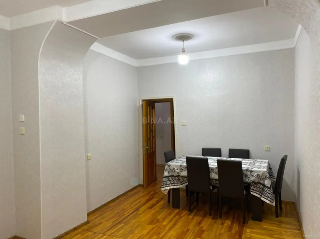 Kirayə verilir 5 otaqlı mənzil 140 m²