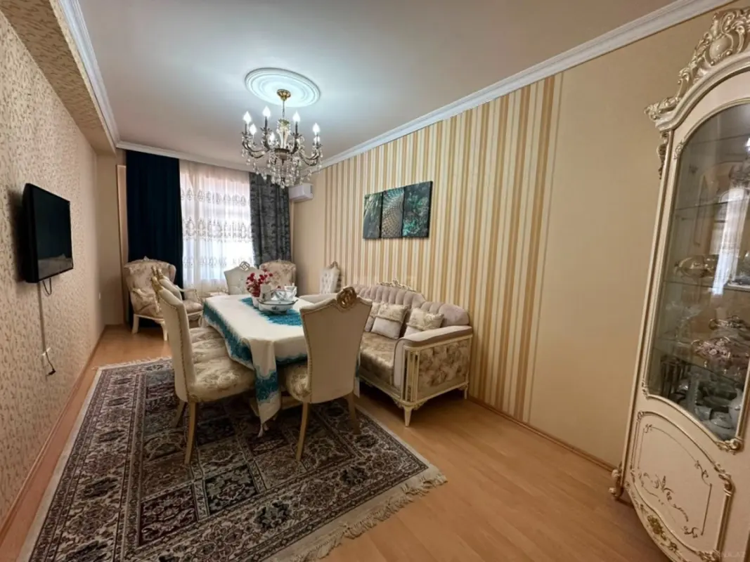 Satılır 4 otaqlı mənzil 115 m²