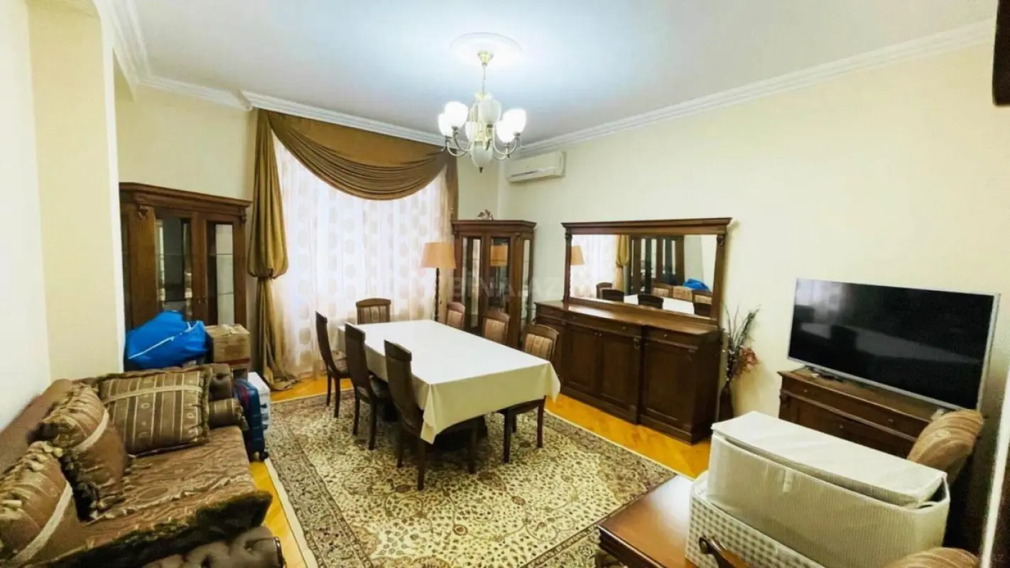 Satılır 3 otaqlı mənzil 123 m²