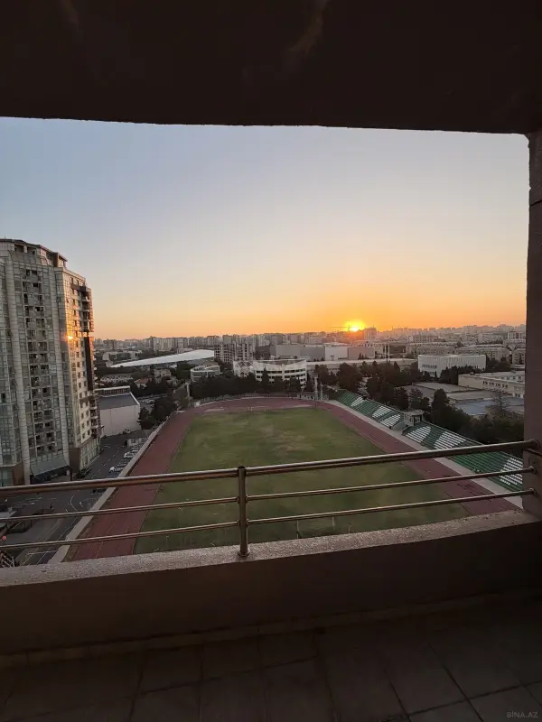 Kirayə verilir 2 otaqlı mənzil 100 m²