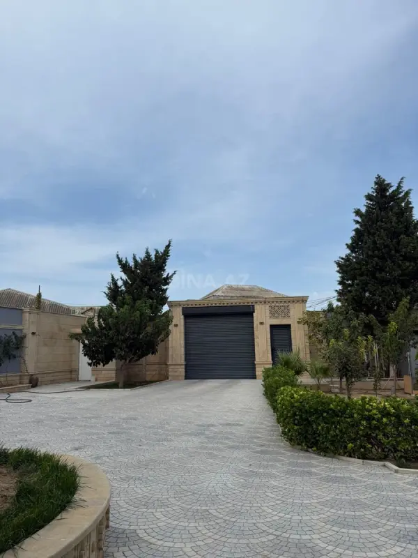 Satılır 7 otaqlı həyət evi 360 m²