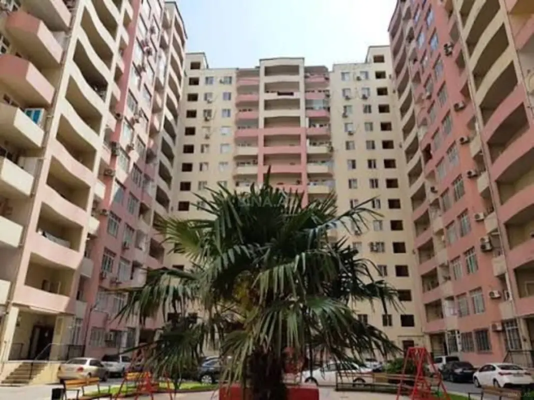 Kirayə verilir 2 otaqlı mənzil 84 m²