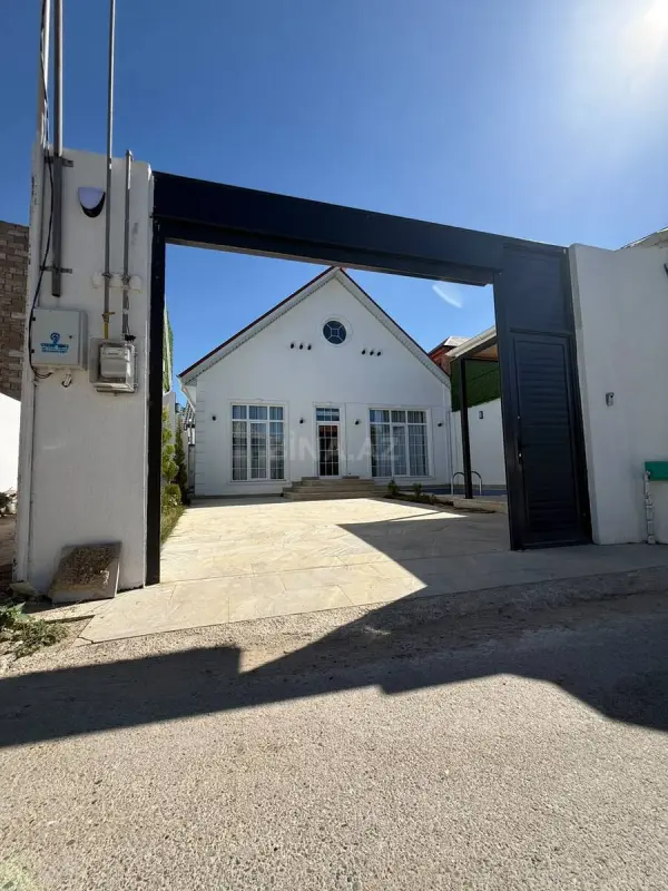 Satılır 4 otaqlı həyət evi 140 m²