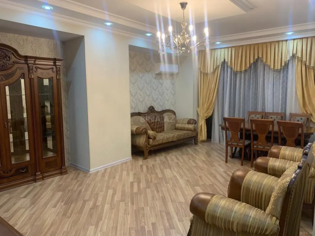 Kirayə verilir 3 otaqlı mənzil 110 m²