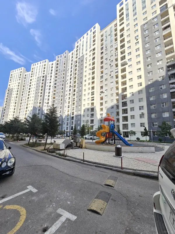 Satılır 2 otaqlı mənzil 95 m²