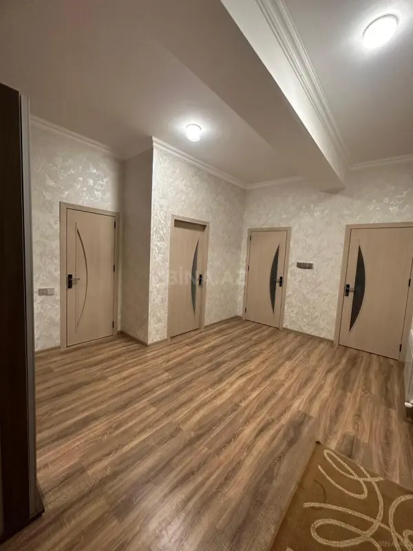 Kirayə verilir 2 otaqlı mənzil 77 m²