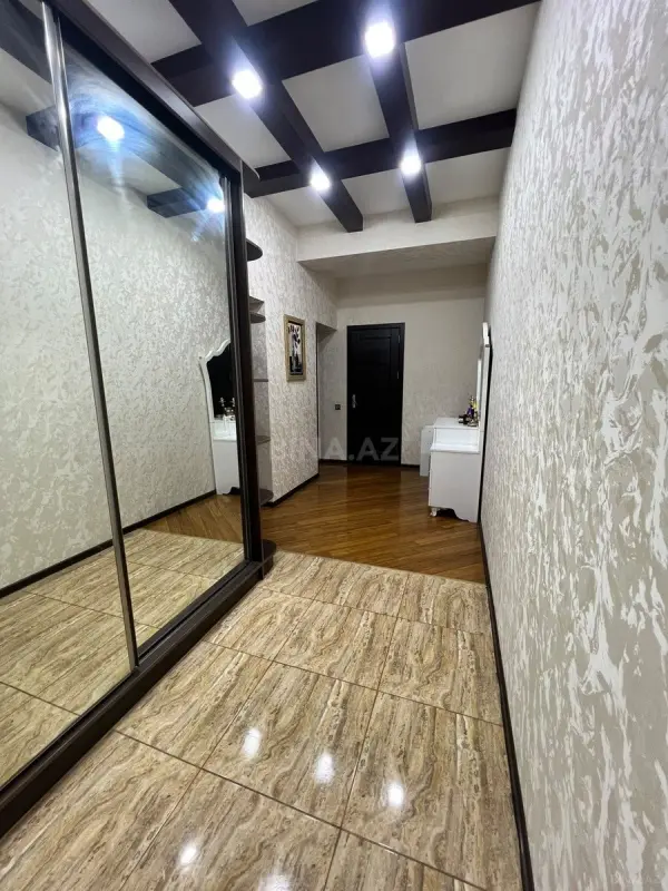 Satılır 2 otaqlı mənzil 71 m²