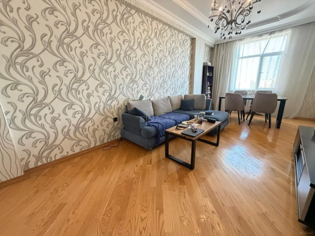 Satılır 2 otaqlı mənzil 81 m²