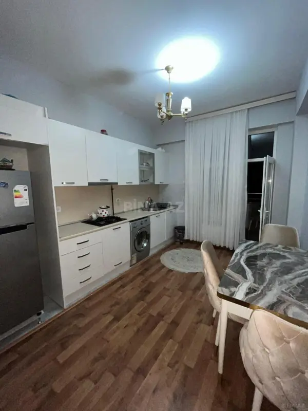 Kirayə verilir 2 otaqlı mənzil 78 m²