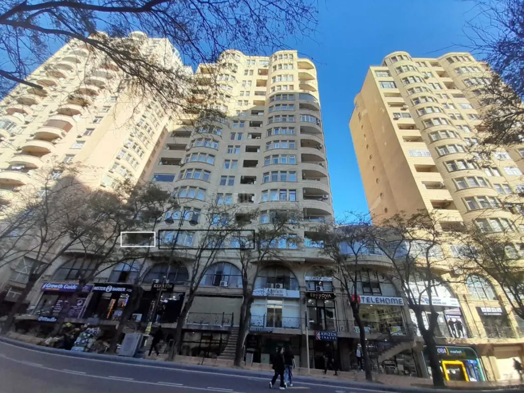 Satılır 3 otaqlı mənzil 140 m²