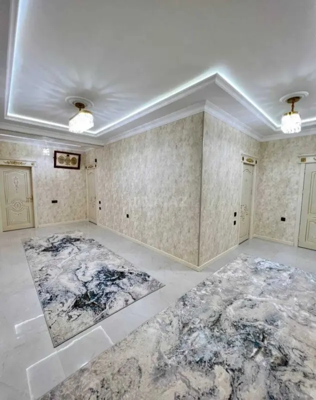 Satılır 4 otaqlı mənzil 178 m²