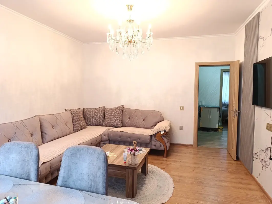 Satılır 2 otaqlı mənzil 57 m²