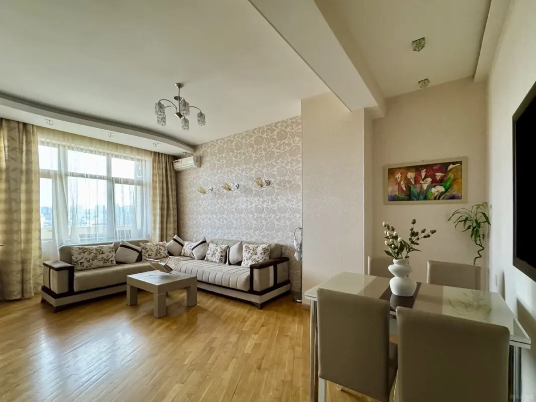 Kirayə verilir 2 otaqlı mənzil 65 m²