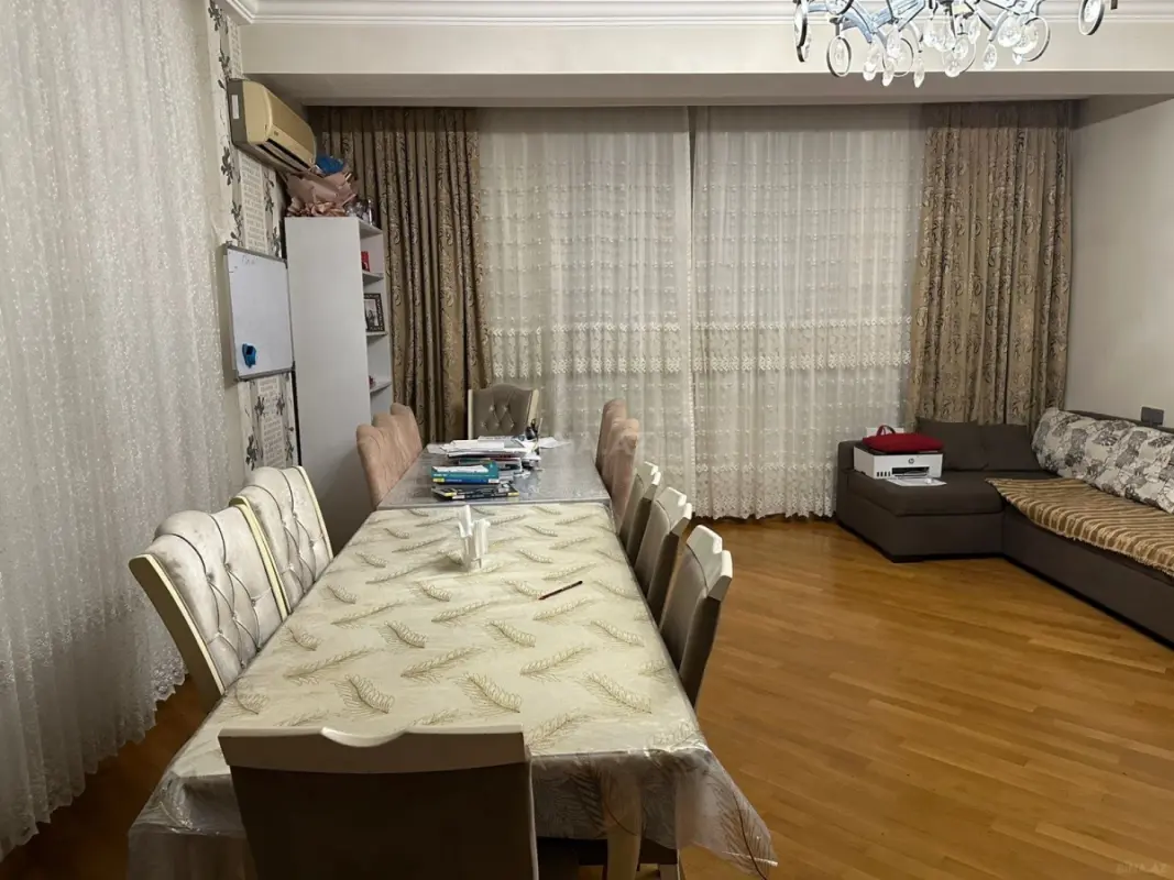 Kirayə verilir 4 otaqlı mənzil 165 m²