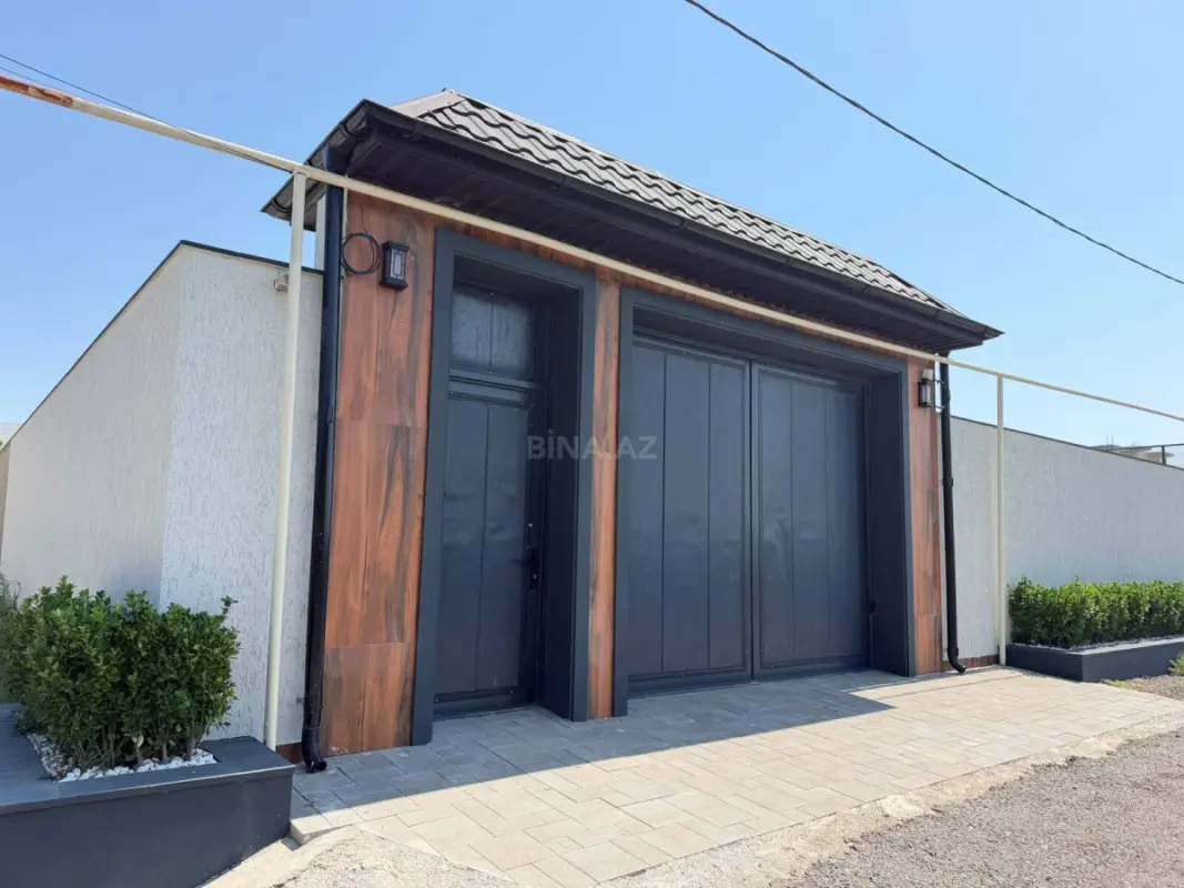 Satılır 5 otaqlı həyət evi 390 m²