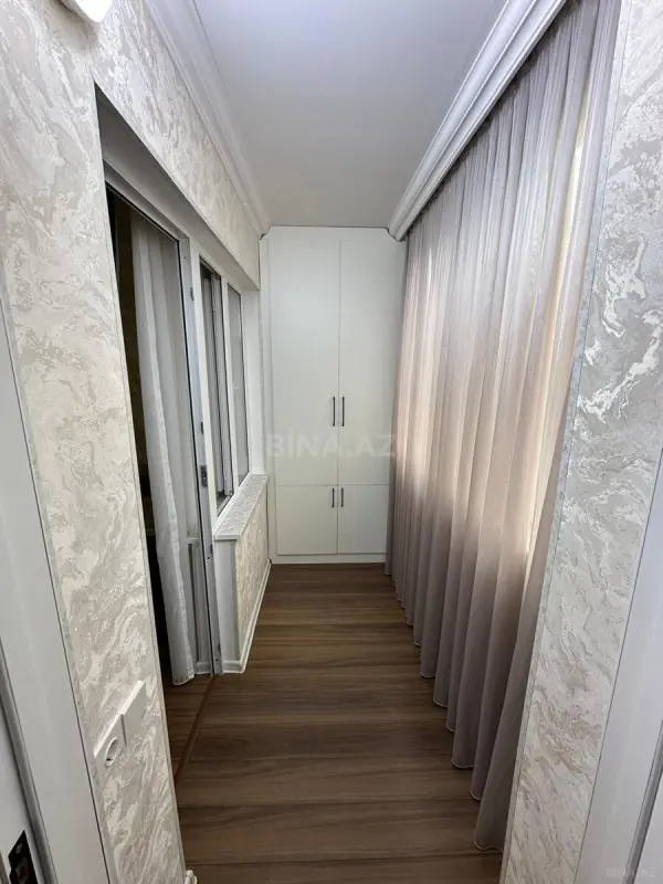 Satılır 4 otaqlı mənzil 97 m²
