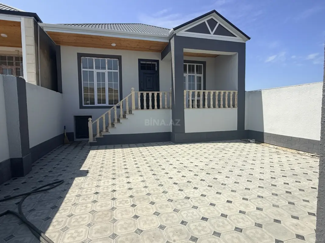 Satılır 4 otaqlı həyət evi 100 m²