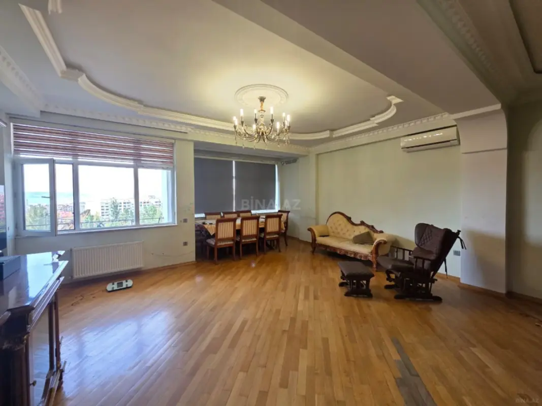 Satılır 3 otaqlı mənzil 137 m²