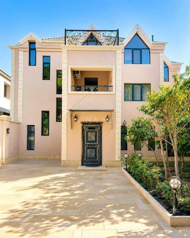 Kirayə verilir 7 otaqlı həyət evi 300 m²