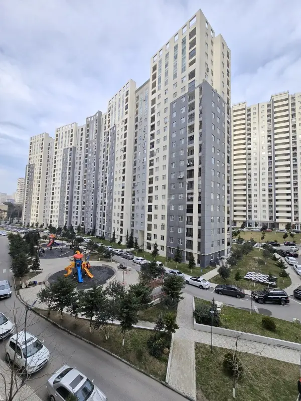 Satılır 2 otaqlı mənzil 76 m²