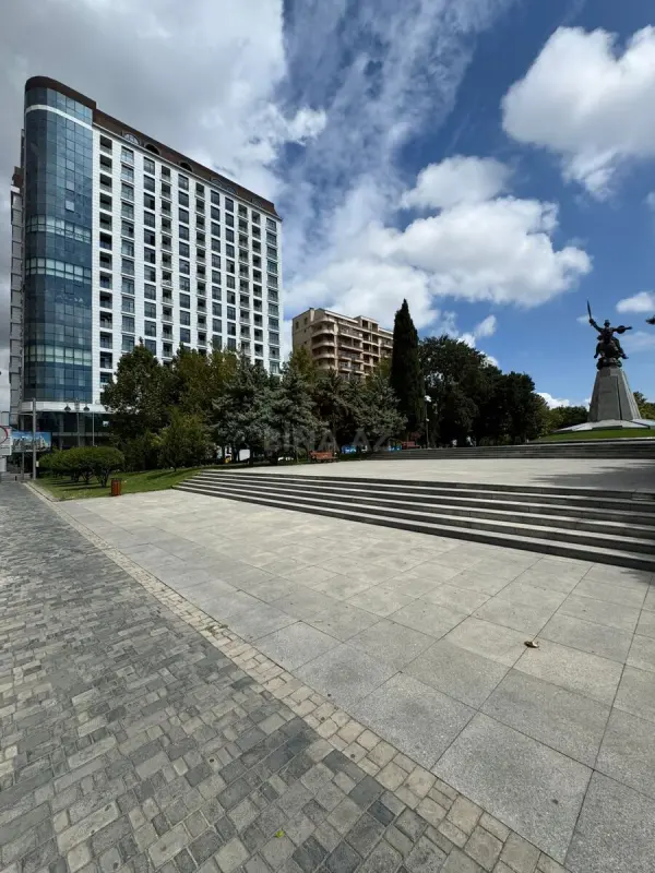 Satılır 3 otaqlı mənzil 113.8 m²