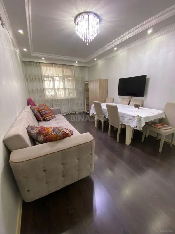 Satılır 5 otaqlı mənzil 110 m²