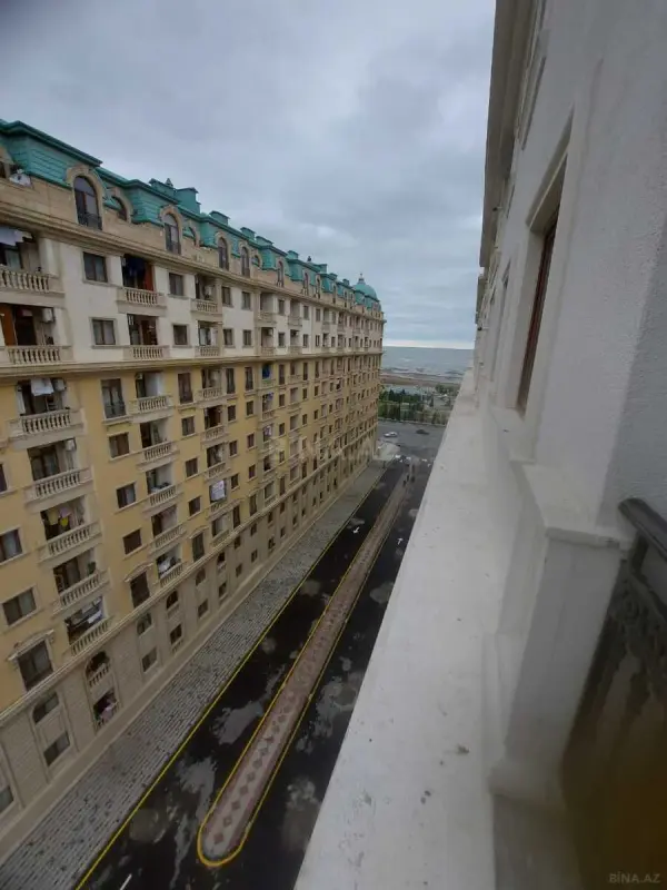 Satılır 3 otaqlı mənzil 83 m²