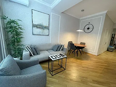 Kirayə verilir 2 otaqlı mənzil 80 m² — Bakı, Nizami 2 otaq 80.00 m²