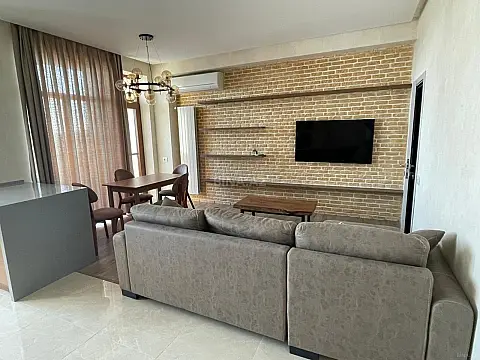 Kirayə verilir 2 otaqlı mənzil 90 m² — Bakı 2 otaq 90.00 m²