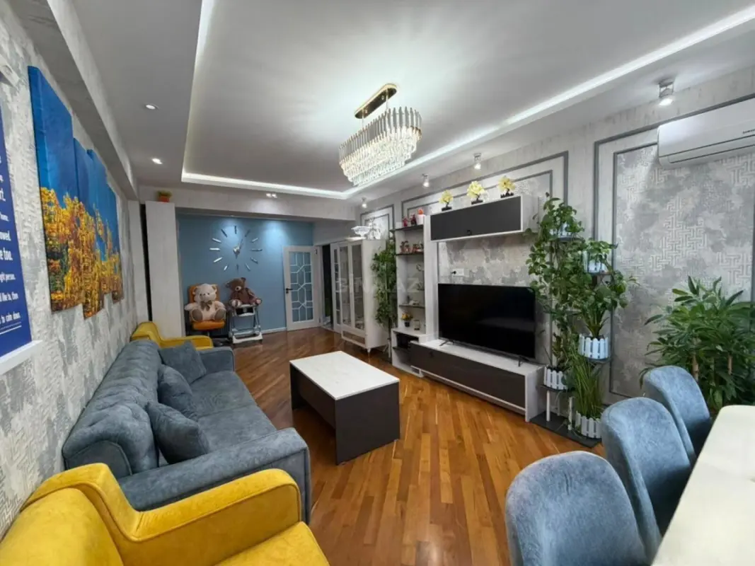 Kirayə verilir 4 otaqlı mənzil 150 m²