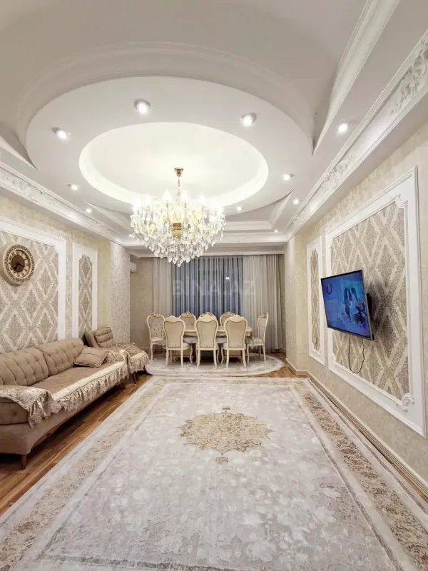 Satılır 4 otaqlı mənzil 188 m²