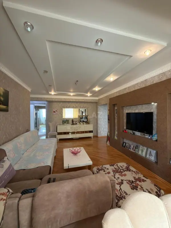 Satılır 3 otaqlı mənzil 107 m²
