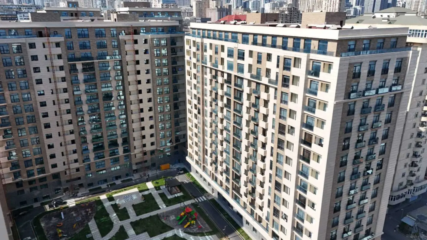 Satılır 2 otaqlı mənzil 87 m²