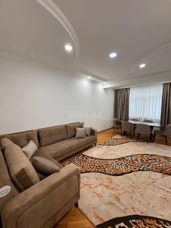 Kirayə verilir 2 otaqlı mənzil 77 m²