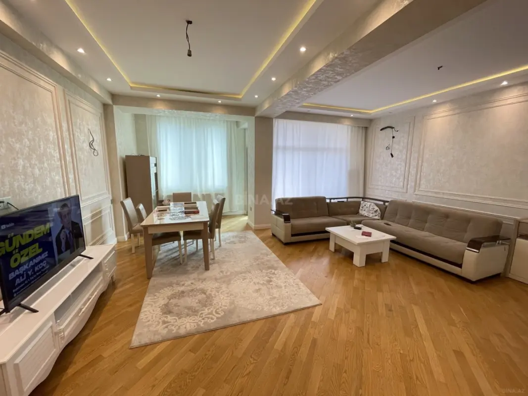 Satılır 3 otaqlı mənzil 185 m²