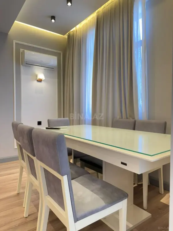 Kirayə verilir 2 otaqlı mənzil 65 m²