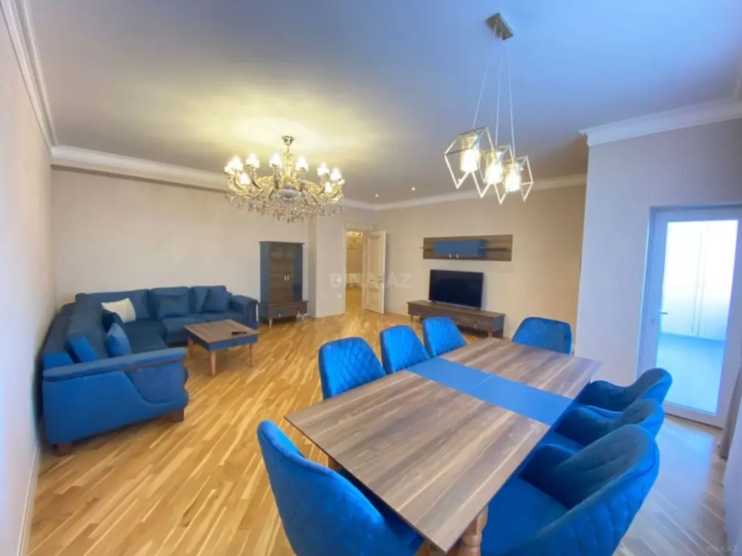 Kirayə verilir 4 otaqlı mənzil 185 m²
