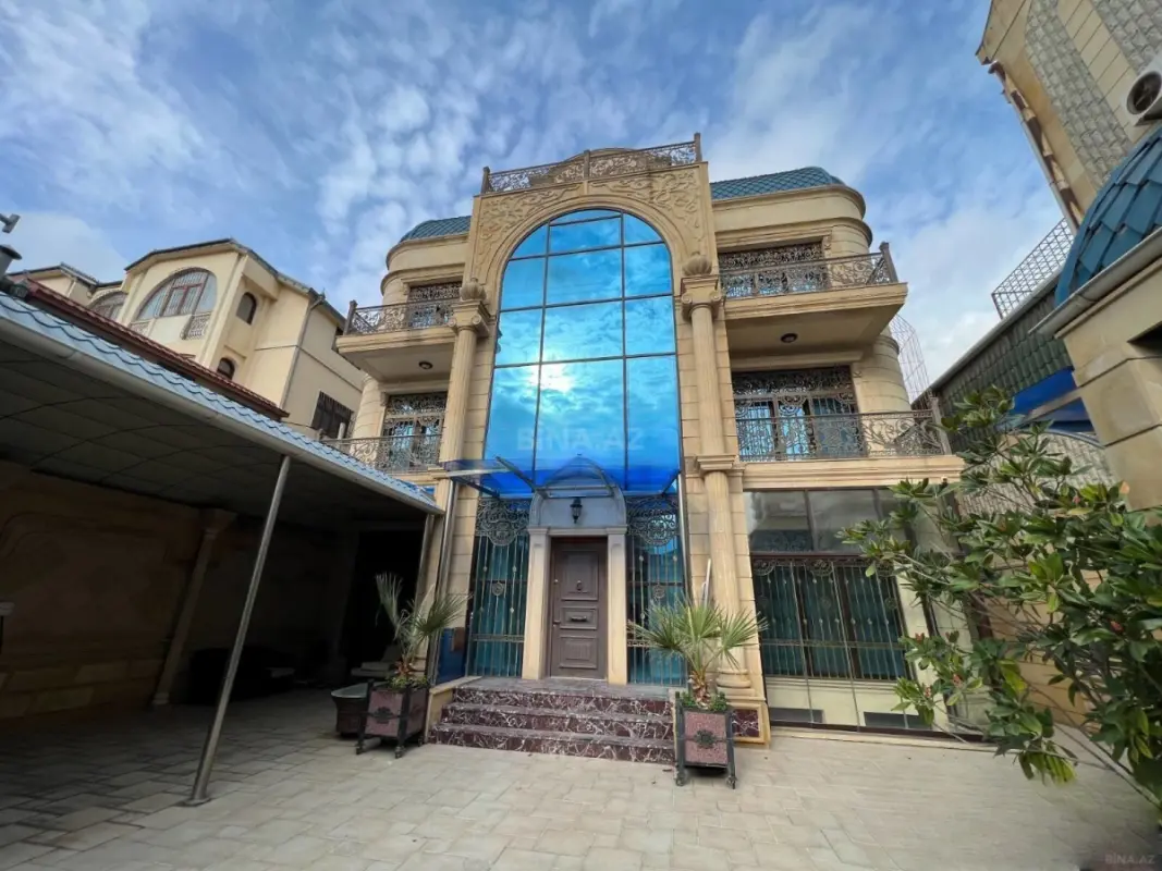 Satılır 8 otaqlı həyət evi 1000 m²