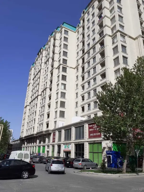 Satılır 3 otaqlı mənzil 141 m²