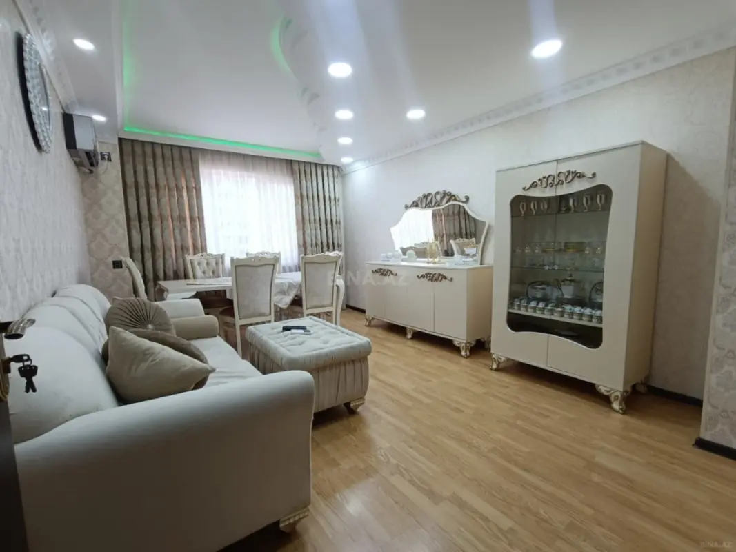 Satılır 2 otaqlı mənzil 68 m²