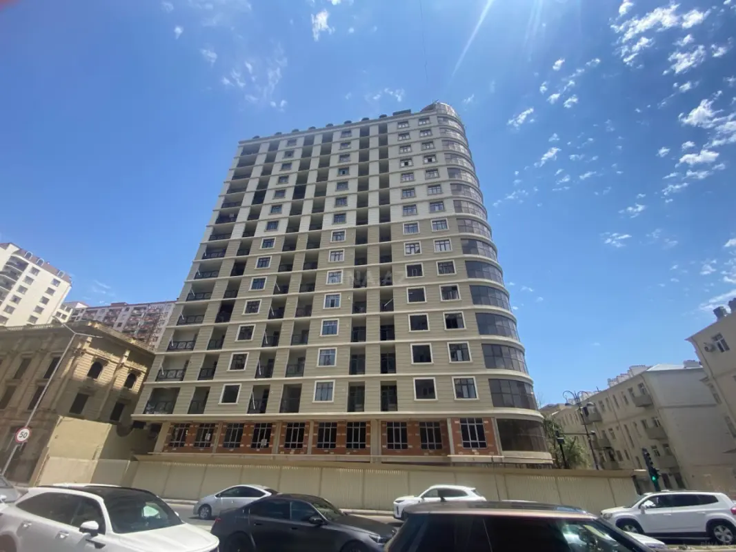 Satılır 3 otaqlı mənzil 134.2 m²