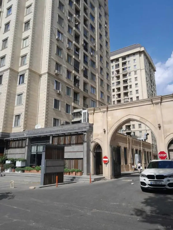 Kirayə verilir 3 otaqlı mənzil 140 m²